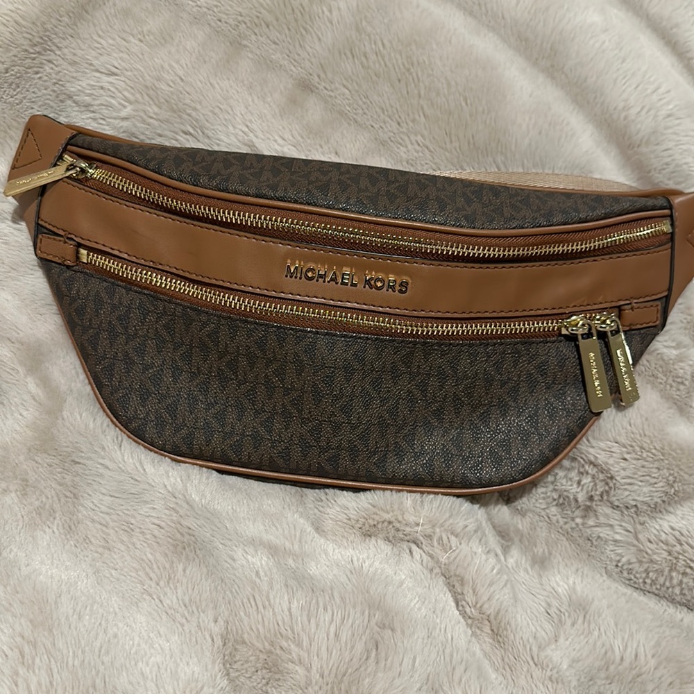Michael Kors Fanny pack. Authentic in very good condition.
